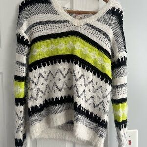 Arizona Jean Company Black, White, and Yellow V-Neck Sweater